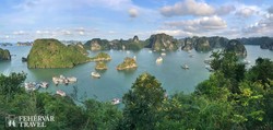 lélegzetelállító panoráma a Halong-öböl szigeteire