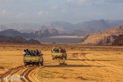 terepjárókkal a Wadi Rumban