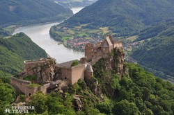 Aggstein lenyűgöző fekvésű vára a Duna felett