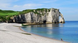 Étretat jellegzetes fehér sziklái