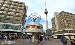 Berlin: NDK-hangulat az Alexanderplatzon