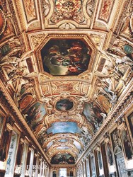 az Apollón galéria mennyezete a Louvre-ban