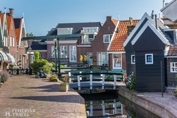 Volendam, a népviseletéről és halászairól híres kisváros (részlet)