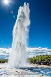 a Strokkur gejzír működés közben