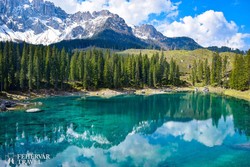 a Karer-tó a Dolomitok hegyóriásai között