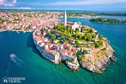 Rovinj félszigetre épült óvárosa madártávlatból