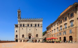 a Palazzo dei Consoli épülete Gubbio főterén