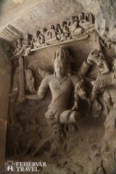 haragos Shiva dombormű Elephanta szigetén