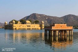 a Jal Mahal tavi kastély Jaipur mellett